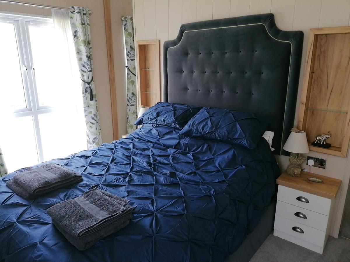 Luxury Lodge On Edge Of New Forest And 800M From Sea Entertainment And Leisure Passes Included ميلفورد أون سي المظهر الخارجي الصورة
