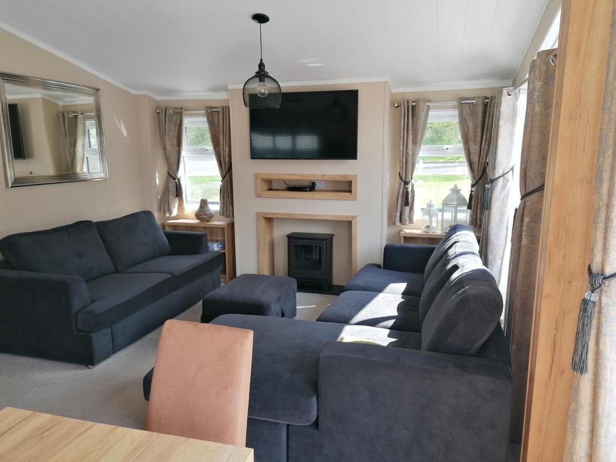 Luxury Lodge On Edge Of New Forest And 800M From Sea Entertainment And Leisure Passes Included ميلفورد أون سي المظهر الخارجي الصورة