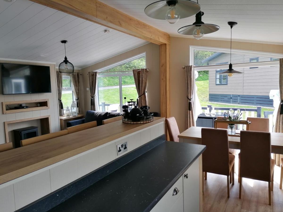 Luxury Lodge On Edge Of New Forest And 800M From Sea Entertainment And Leisure Passes Included ميلفورد أون سي المظهر الخارجي الصورة