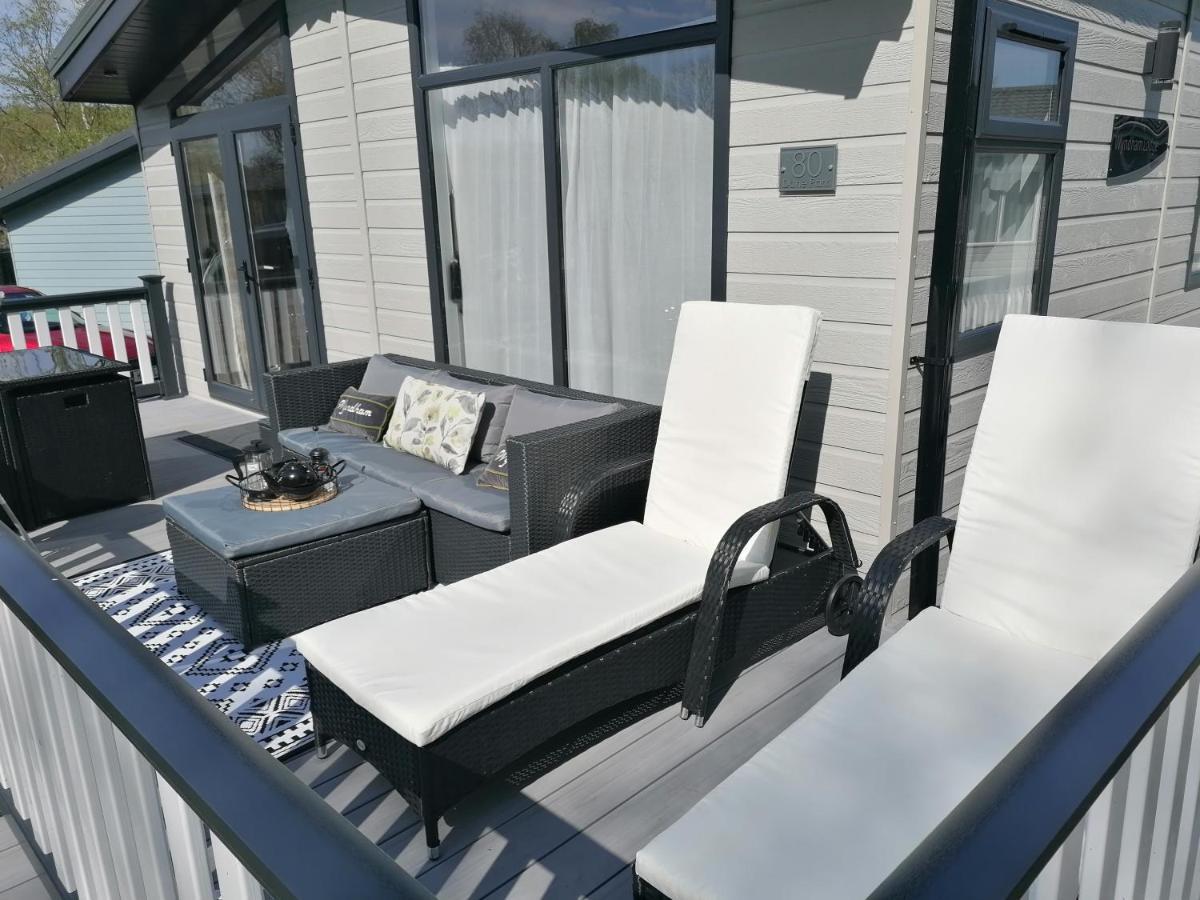 Luxury Lodge On Edge Of New Forest And 800M From Sea Entertainment And Leisure Passes Included ميلفورد أون سي المظهر الخارجي الصورة
