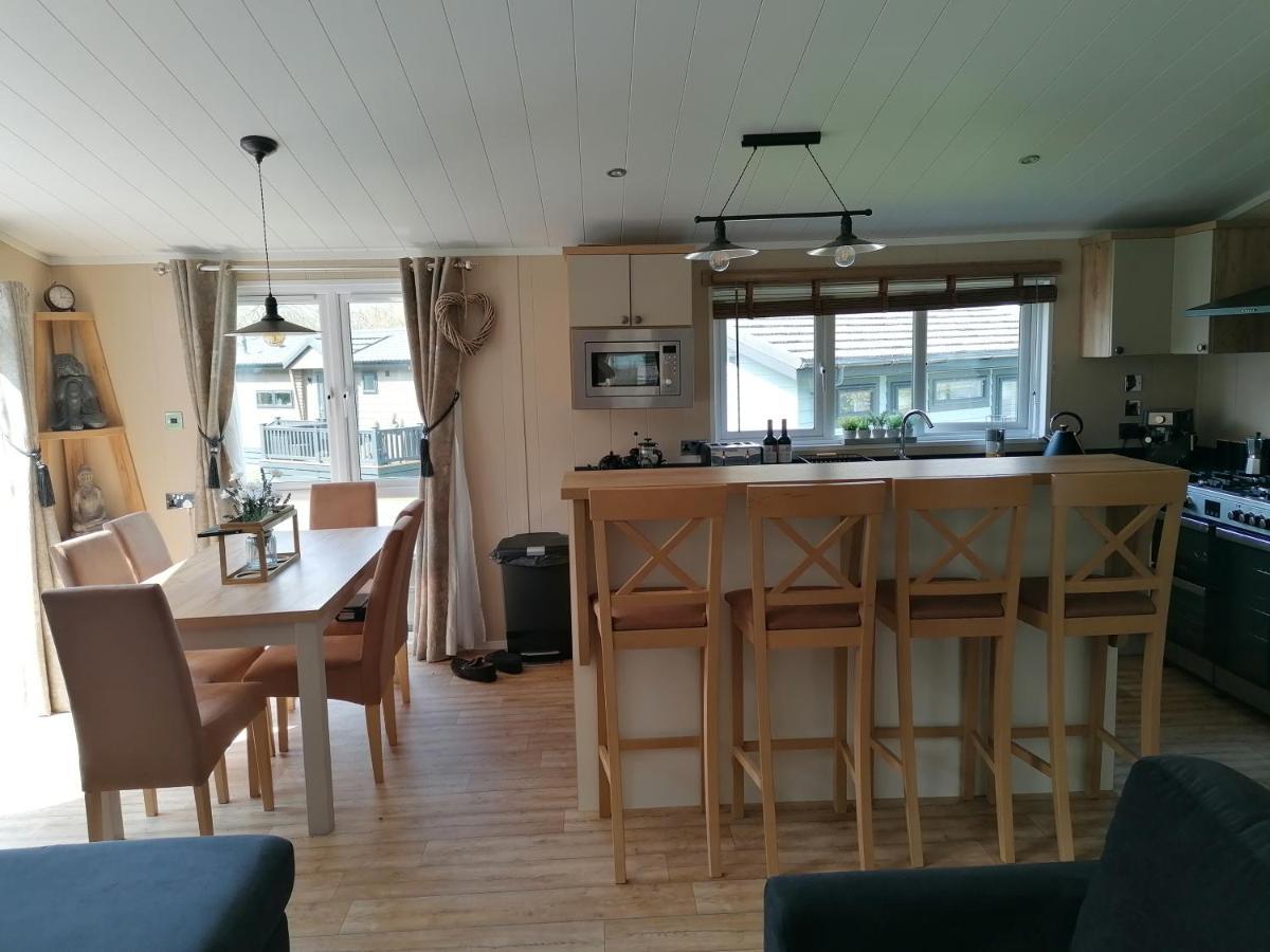 Luxury Lodge On Edge Of New Forest And 800M From Sea Entertainment And Leisure Passes Included ميلفورد أون سي المظهر الخارجي الصورة