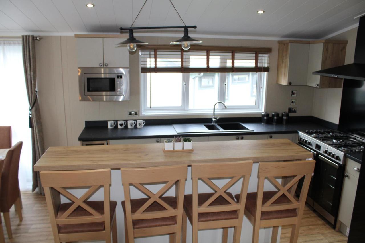 Luxury Lodge On Edge Of New Forest And 800M From Sea Entertainment And Leisure Passes Included ميلفورد أون سي المظهر الخارجي الصورة