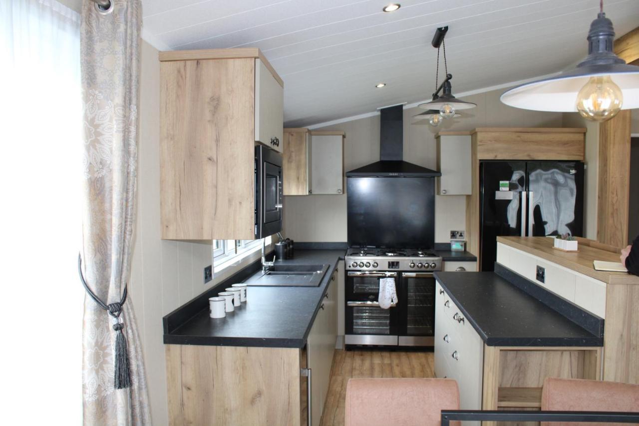 Luxury Lodge On Edge Of New Forest And 800M From Sea Entertainment And Leisure Passes Included ميلفورد أون سي المظهر الخارجي الصورة