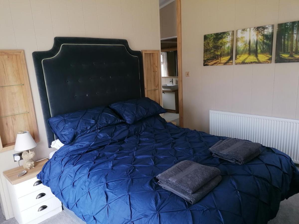 Luxury Lodge On Edge Of New Forest And 800M From Sea Entertainment And Leisure Passes Included ميلفورد أون سي المظهر الخارجي الصورة