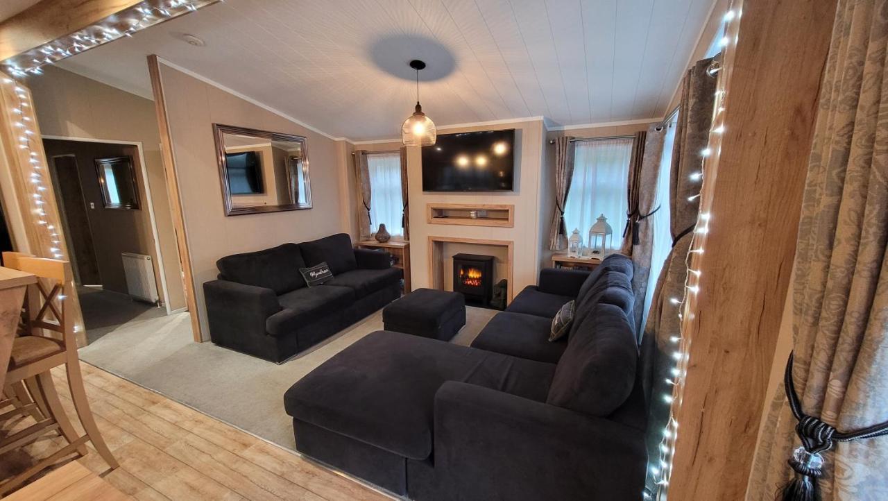 Luxury Lodge On Edge Of New Forest And 800M From Sea Entertainment And Leisure Passes Included ميلفورد أون سي المظهر الخارجي الصورة