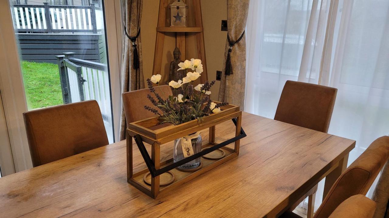 Luxury Lodge On Edge Of New Forest And 800M From Sea Entertainment And Leisure Passes Included ميلفورد أون سي المظهر الخارجي الصورة