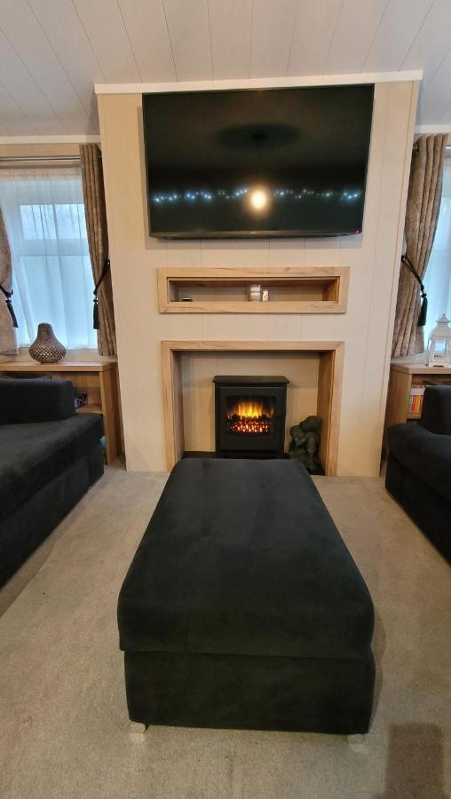 Luxury Lodge On Edge Of New Forest And 800M From Sea Entertainment And Leisure Passes Included ميلفورد أون سي المظهر الخارجي الصورة