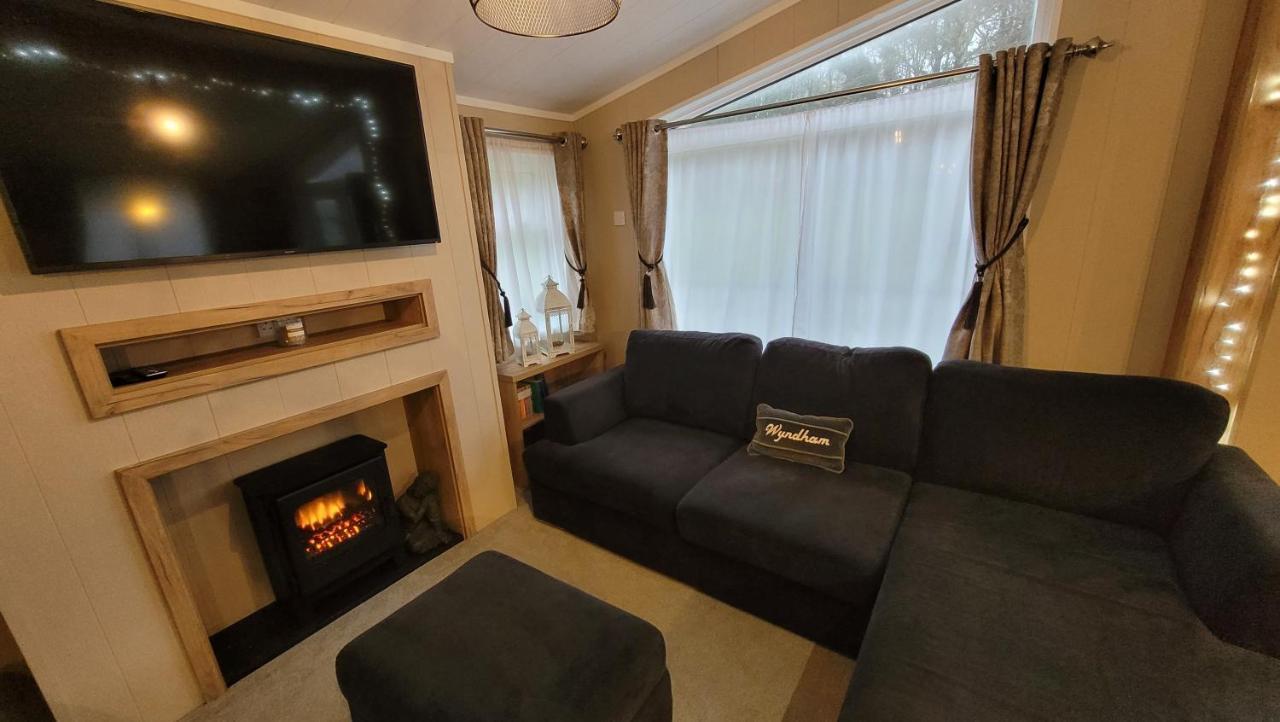 Luxury Lodge On Edge Of New Forest And 800M From Sea Entertainment And Leisure Passes Included ميلفورد أون سي المظهر الخارجي الصورة