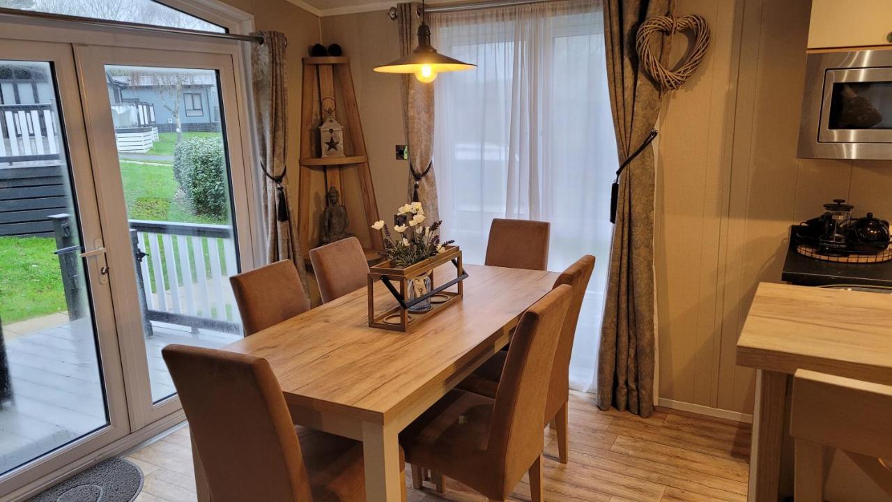 Luxury Lodge On Edge Of New Forest And 800M From Sea Entertainment And Leisure Passes Included ميلفورد أون سي المظهر الخارجي الصورة